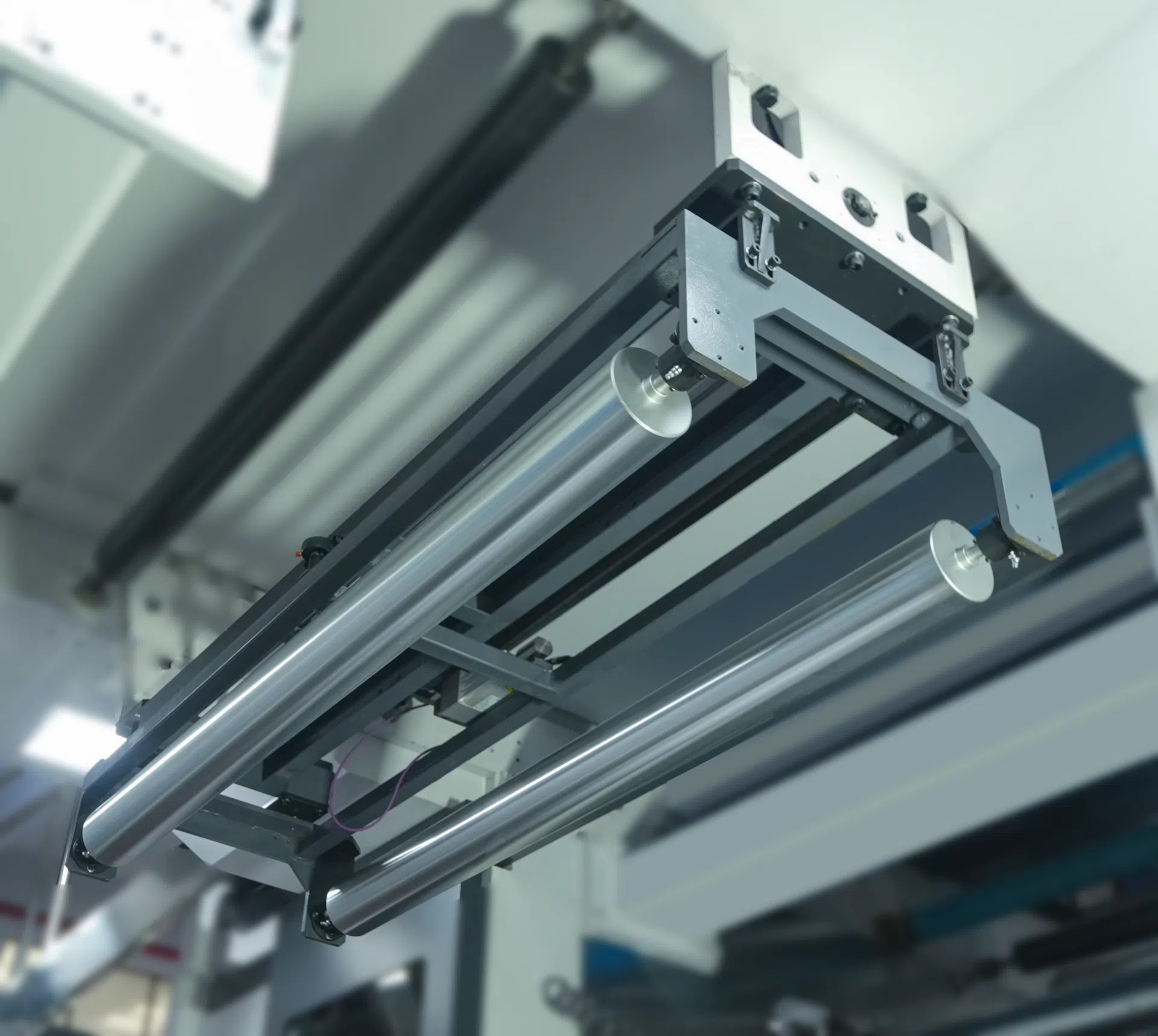Master Series 8 Color Full Servo Gearless CI Flexographic Printing Machine for Flexible Packaging | LISHG Machinery Web Guiding System